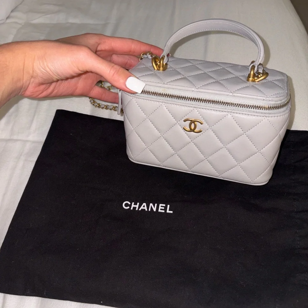 Chanel Ivory Quilted Mini Bag with Gold Accents - Picture 1 of 7